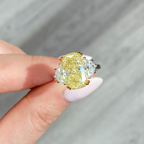 internally flawless fancy yellow diamond, elongated cushion diamond, elongated diamond canary diamond