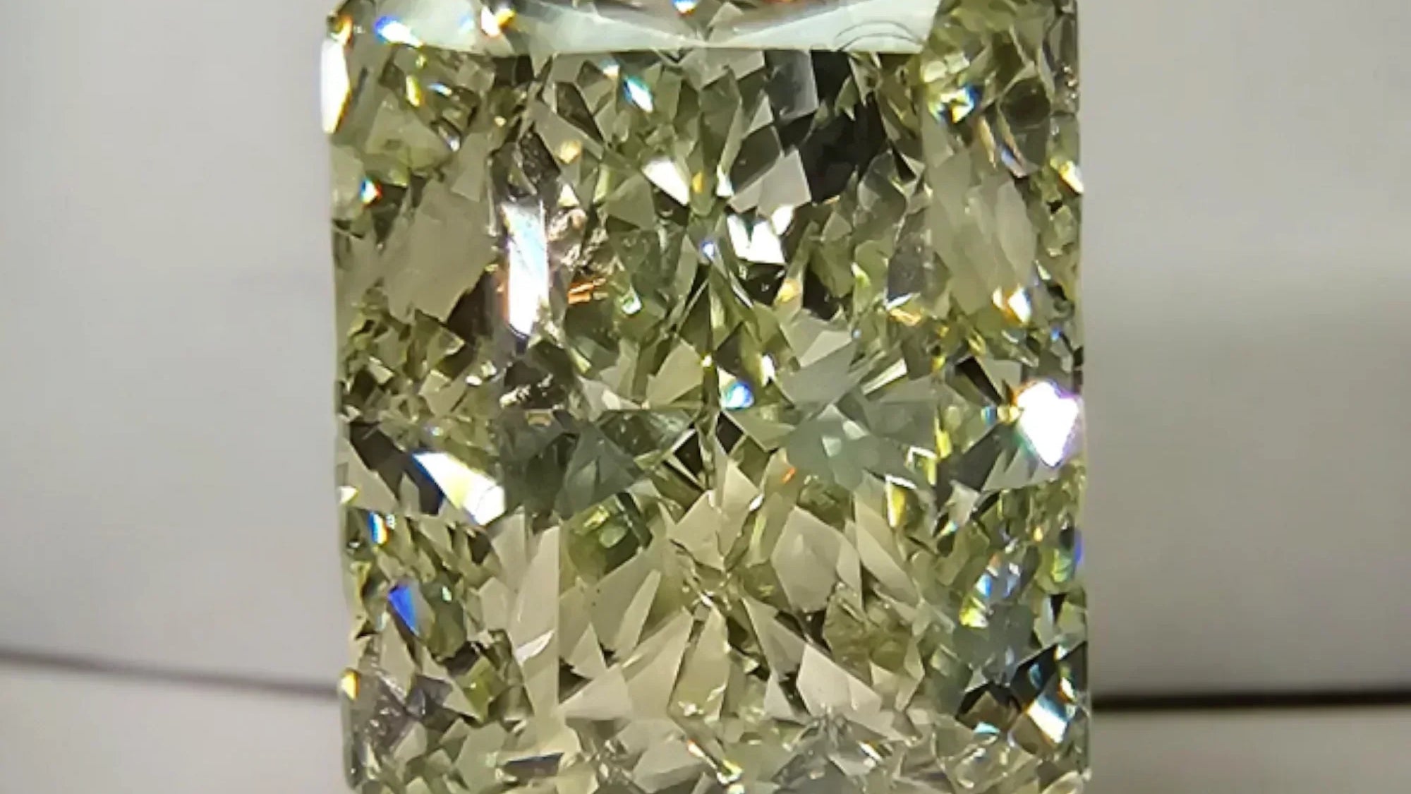 The Allure of Radiant Cut Diamonds in Modern Jewelry