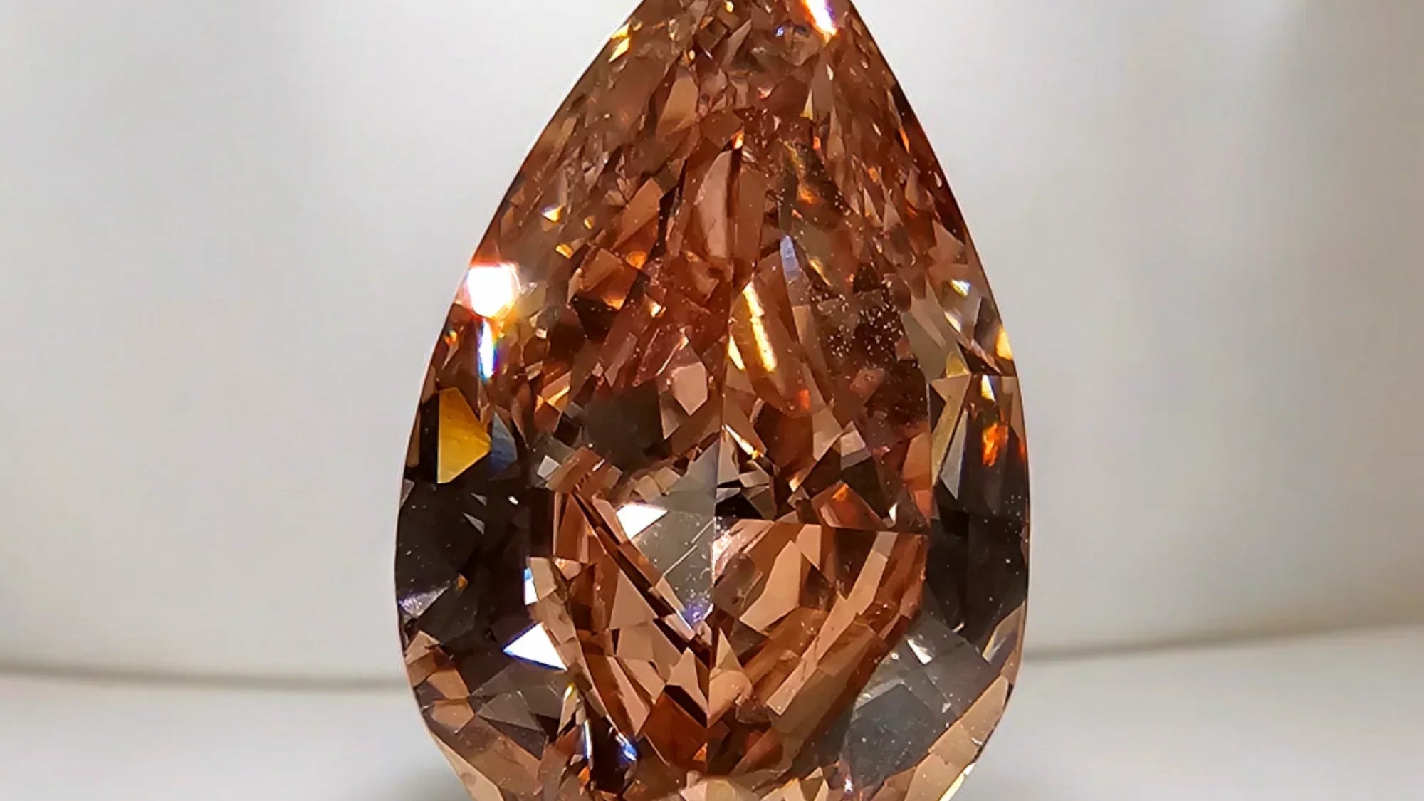 Pear-Cut Diamonds: A Blend of Grace and Brilliance