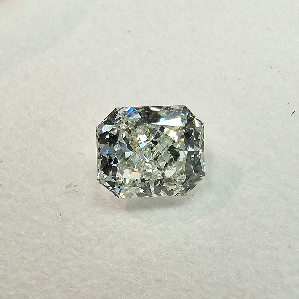 1ct Fancy Light Green Radiant diamond loose stone by Rare Colors by Namdar, New York City