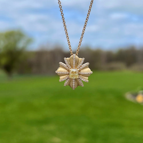 The Meelie Flower Diamond Pendant