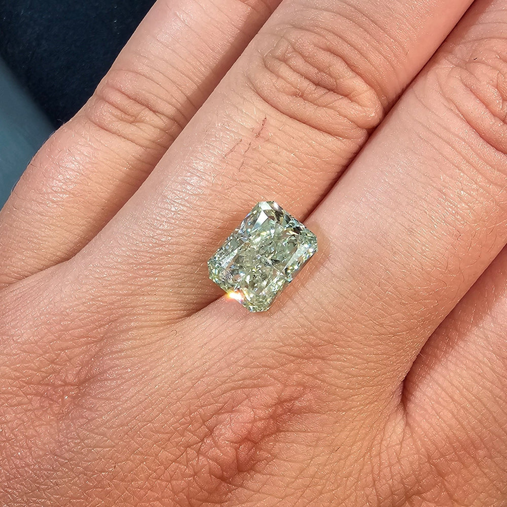 Rare Colors by Namdar 5.03ct Fancy Intense Yellowish Green Radiant diamond loose stone, New York City