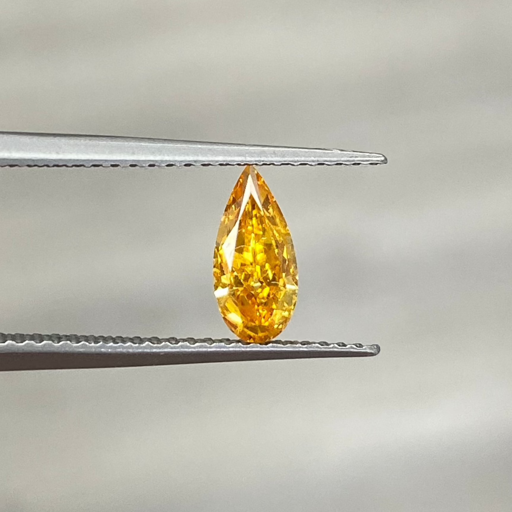 orange diamond. vivid orange. vivid orange diamond.