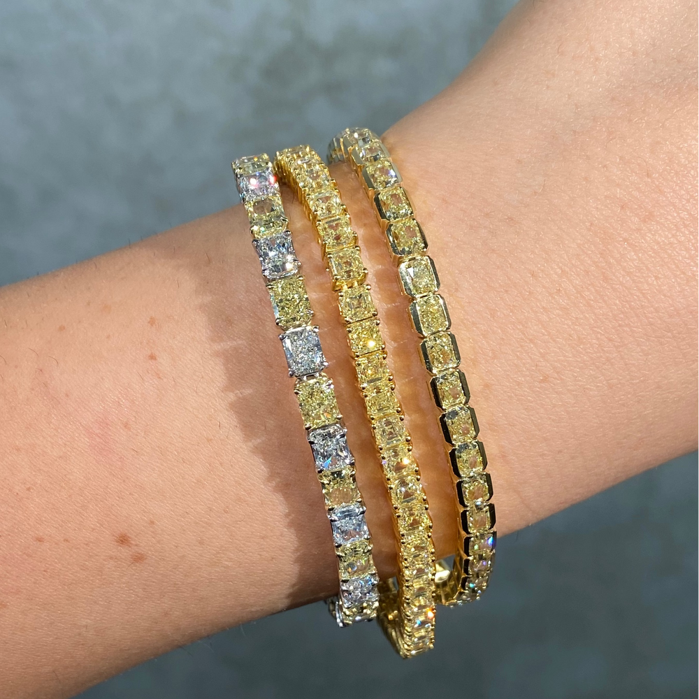 17 Carat Alternating Yellow and Colorless East West Radiant Diamond Bracelet