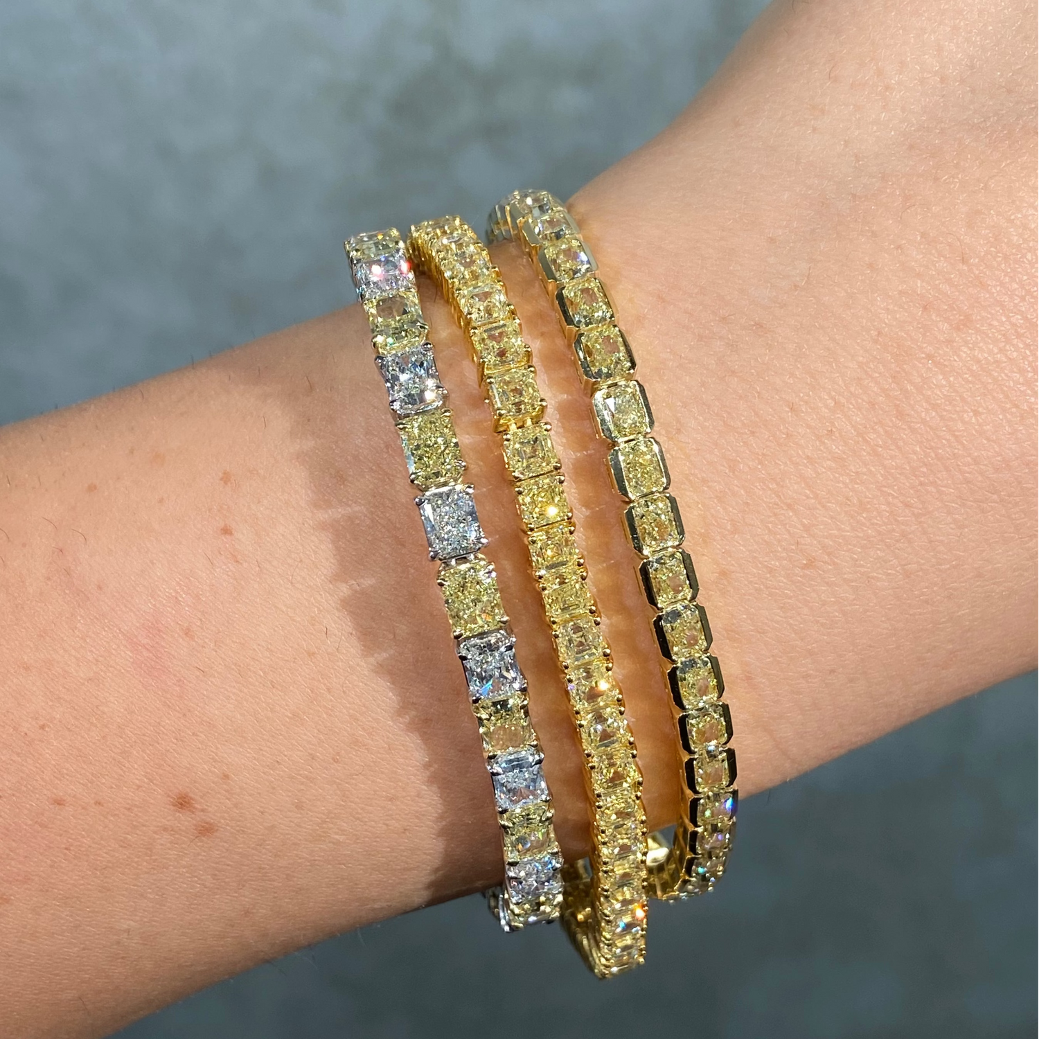17 Carat Alternating Yellow and Colorless East West Radiant Diamond Bracelet