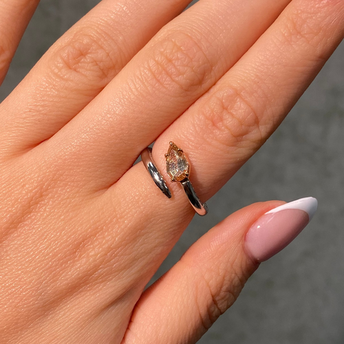 Champagne Diamond Side Pavé Spiral Ring in Platinum