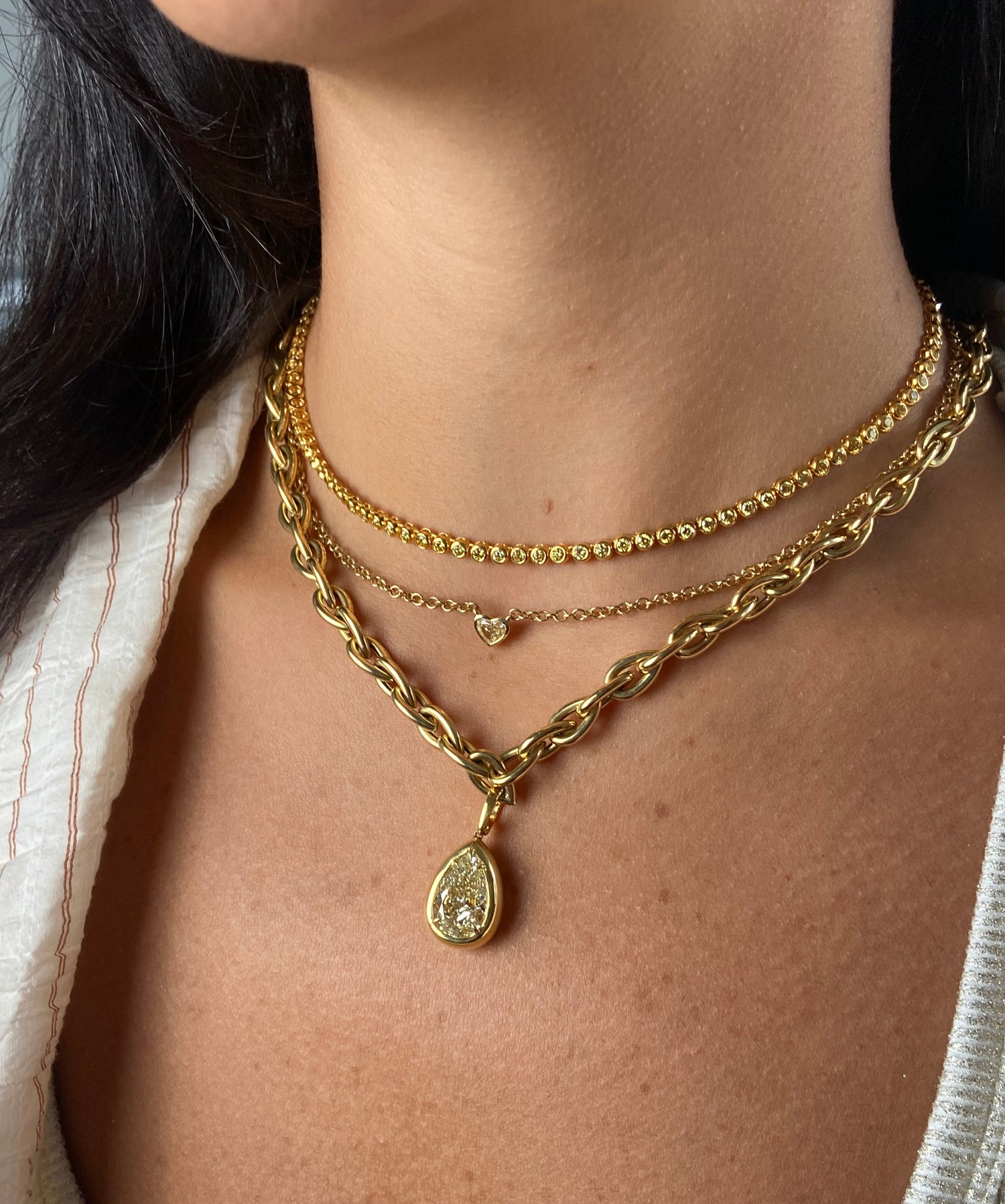Intense Yellow Round necklace — color diamond specialists Rare Colors by Namdar