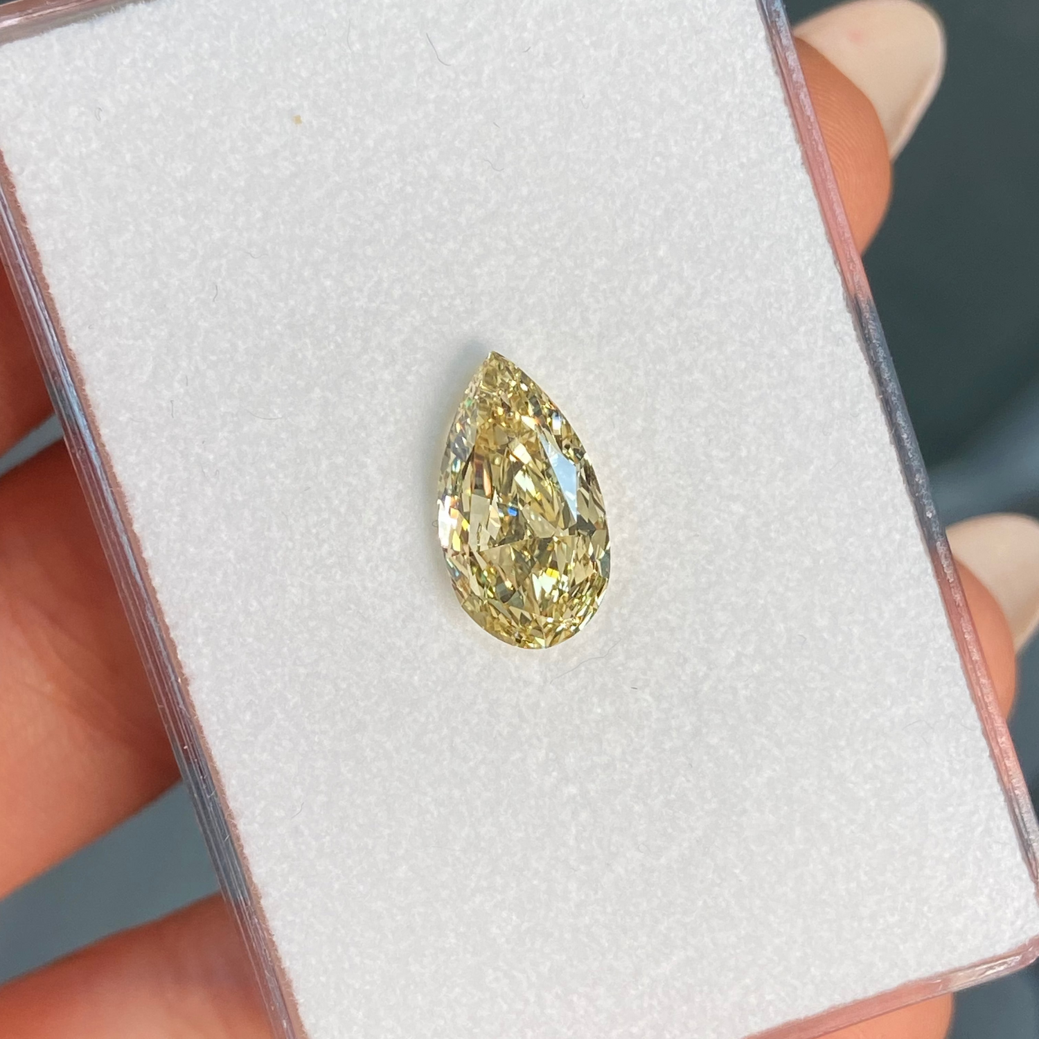3 carat fancy brown yellow champagne pear shape diamond 