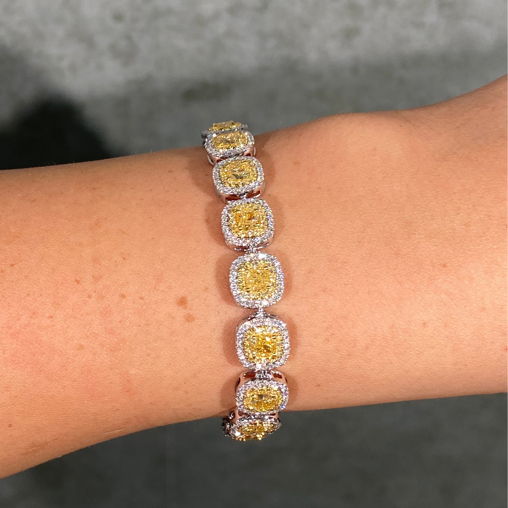 Rare Colors by Namdar 9ct Fancy Yellow diamond bracelet, New York City