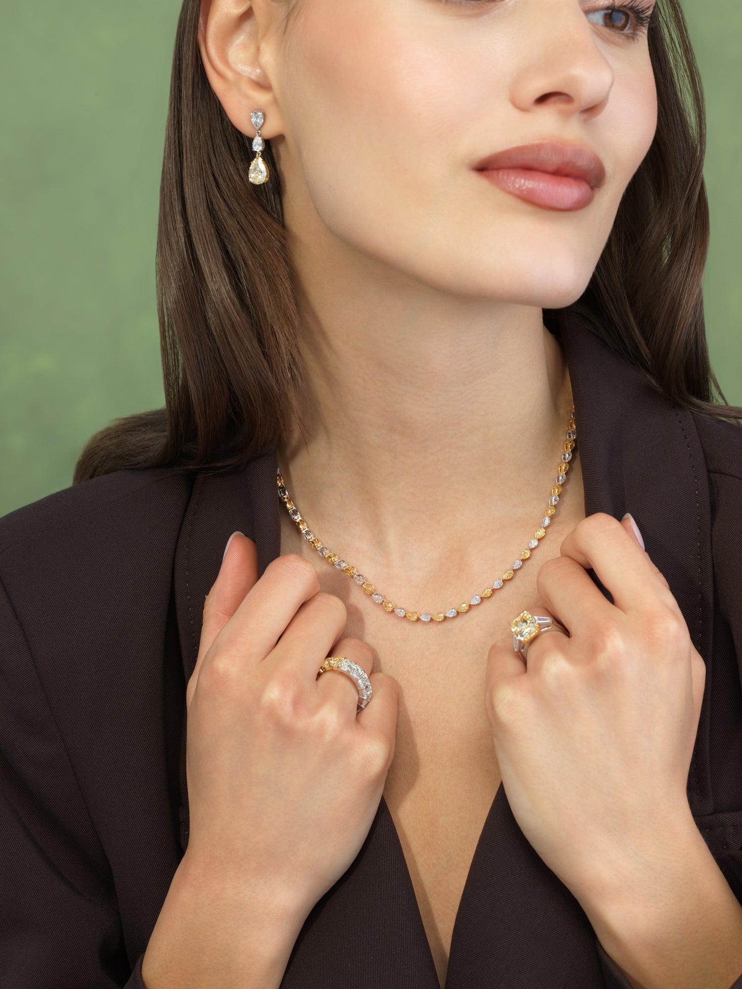 11.5ct Alternating Fancy Yellow and White Pear Diamond Necklace