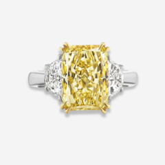 4.52ct Fancy Light Yellow Elongated Radiant Diamond Ring
