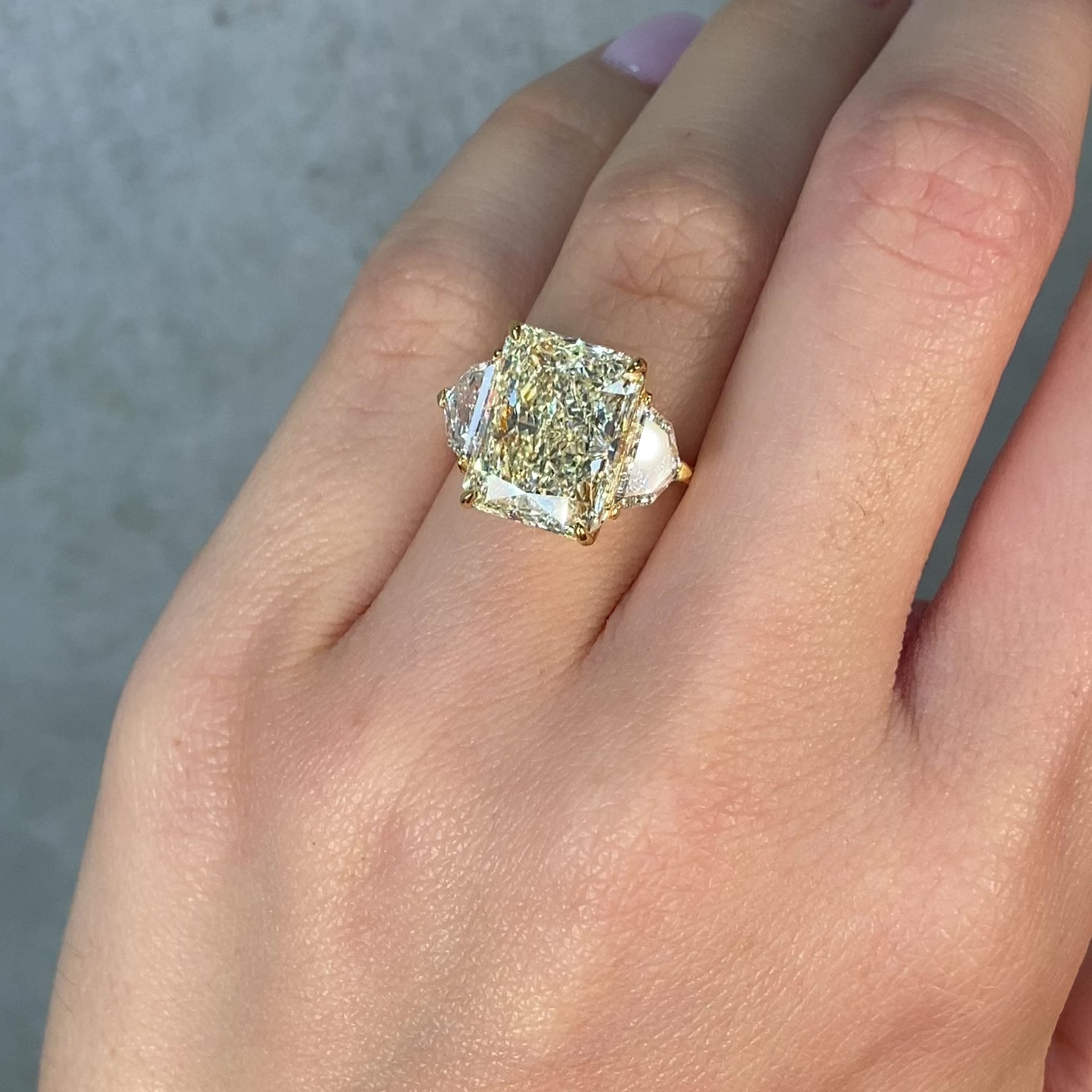 8 carat light yellow diamond ring 