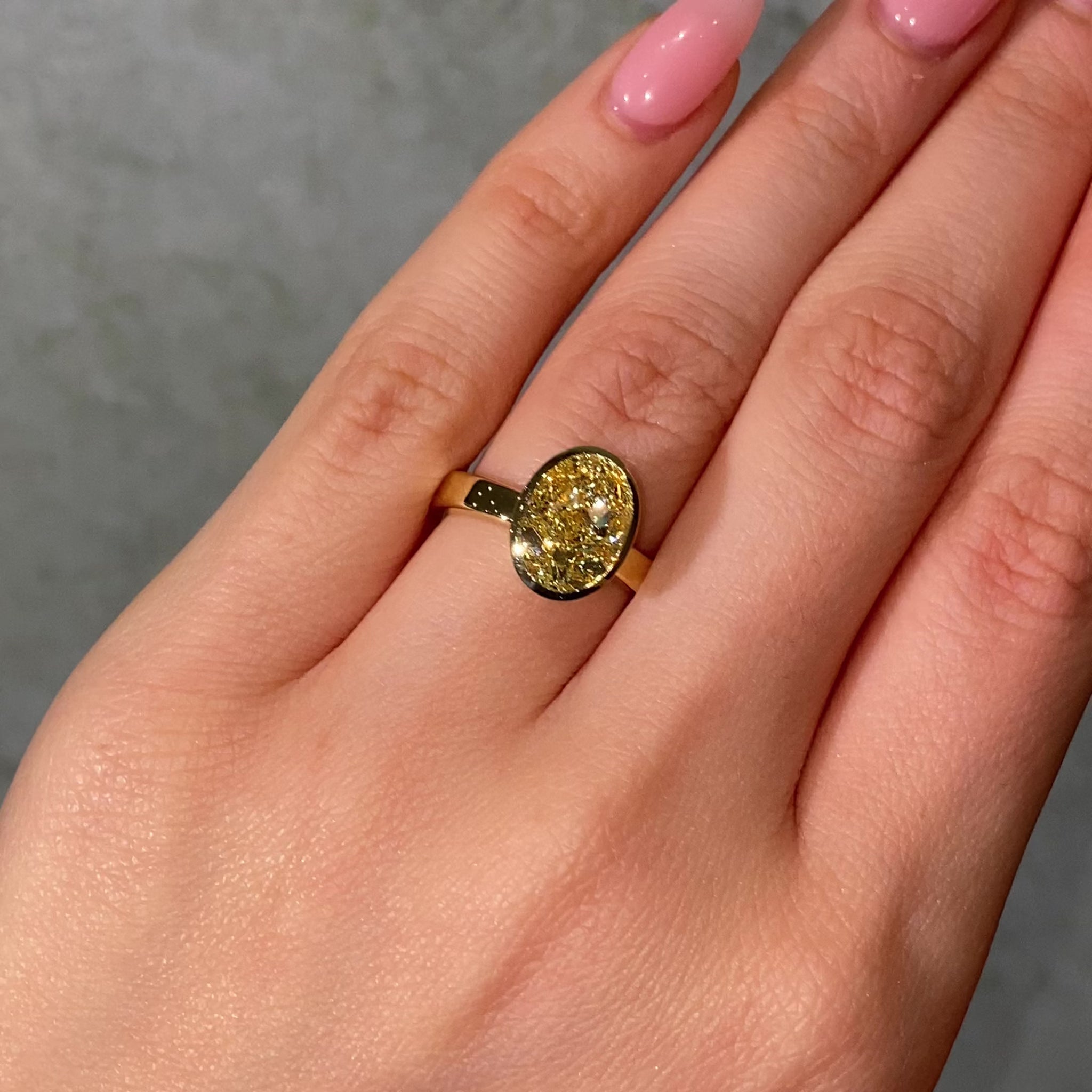 yellow diamond bezel ring video