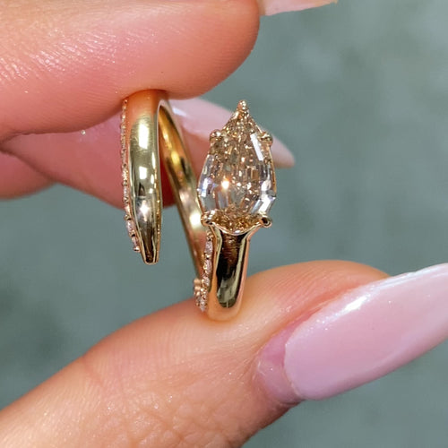 Champagne Diamond Side Pavé Spiral Pinky Ring