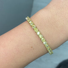 Natural yellow diamond bracelet, yellow diamond bracelet, diamond tennis bracelet, yellow diamond tennis bracelet, cushion cut diamonds, yellow cushion cut diamonds, yellow cushion tennis bracelet.
